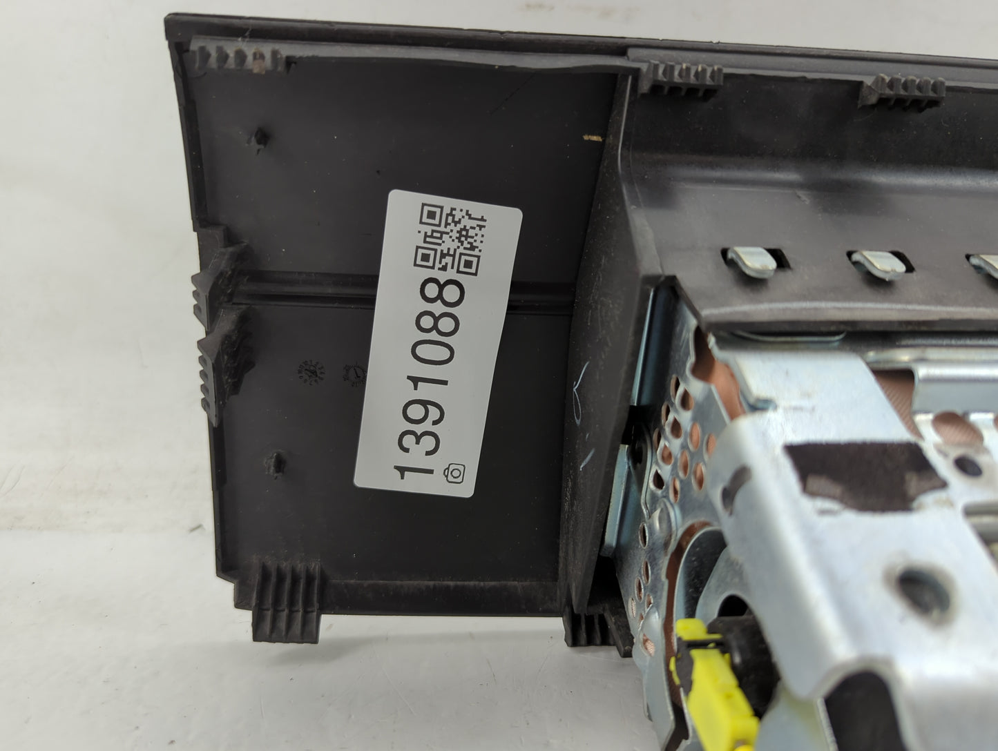 0 Air Bag Driver Left Steering Wheel Mounted Fits OEM Used Auto Parts - Oemusedautoparts1.com