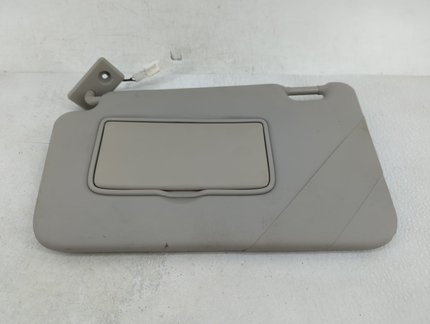 0 Sun Visor Shade Replacement Passenger Right Mirror Fits Fits 218 2019 2020 2021 OEM Used Auto Parts - Oemusedautoparts1.co