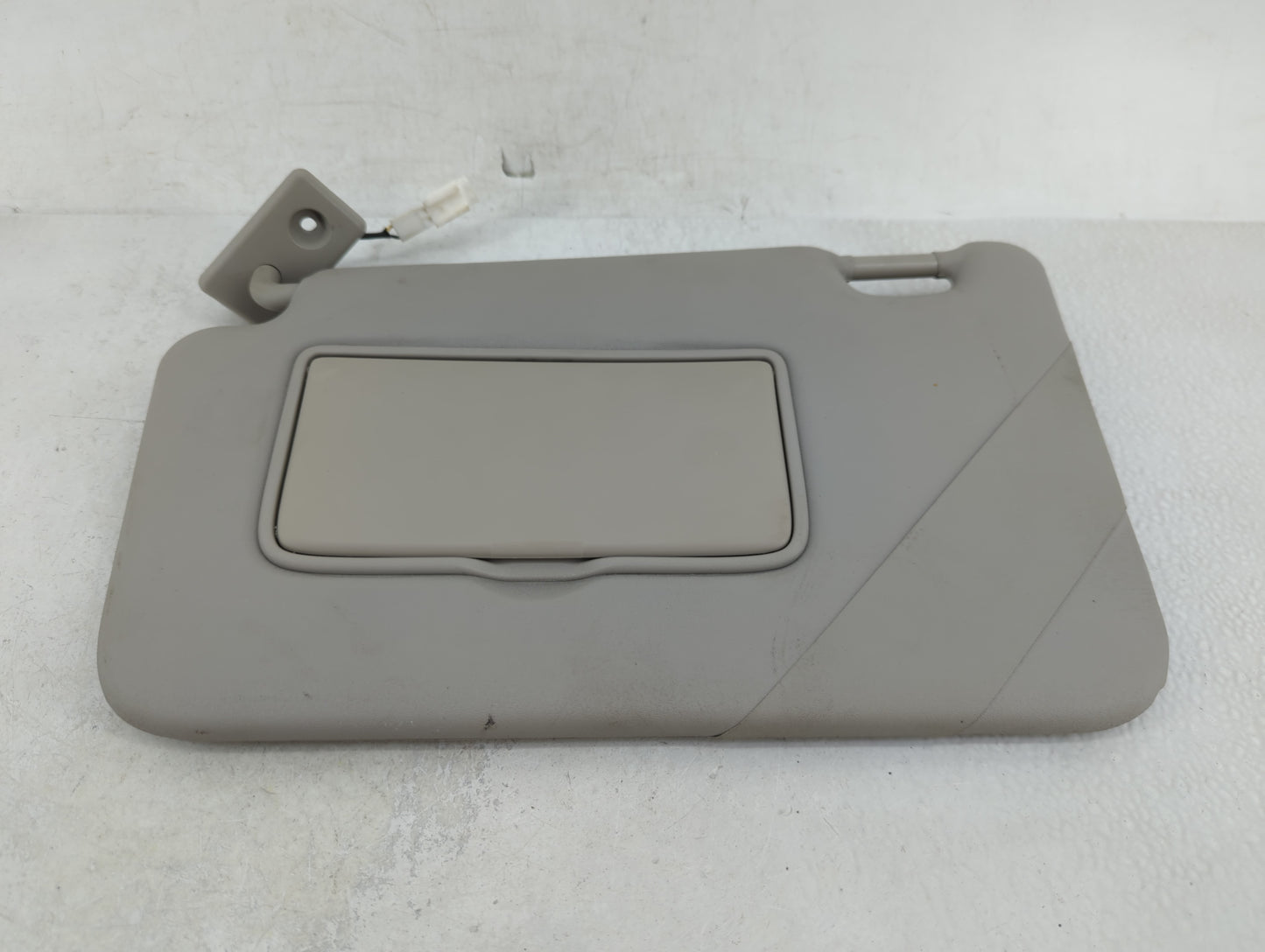 0 Sun Visor Shade Replacement Passenger Right Mirror Fits Fits 218 2019 2020 2021 OEM Used Auto Parts - Oemusedautoparts1.co