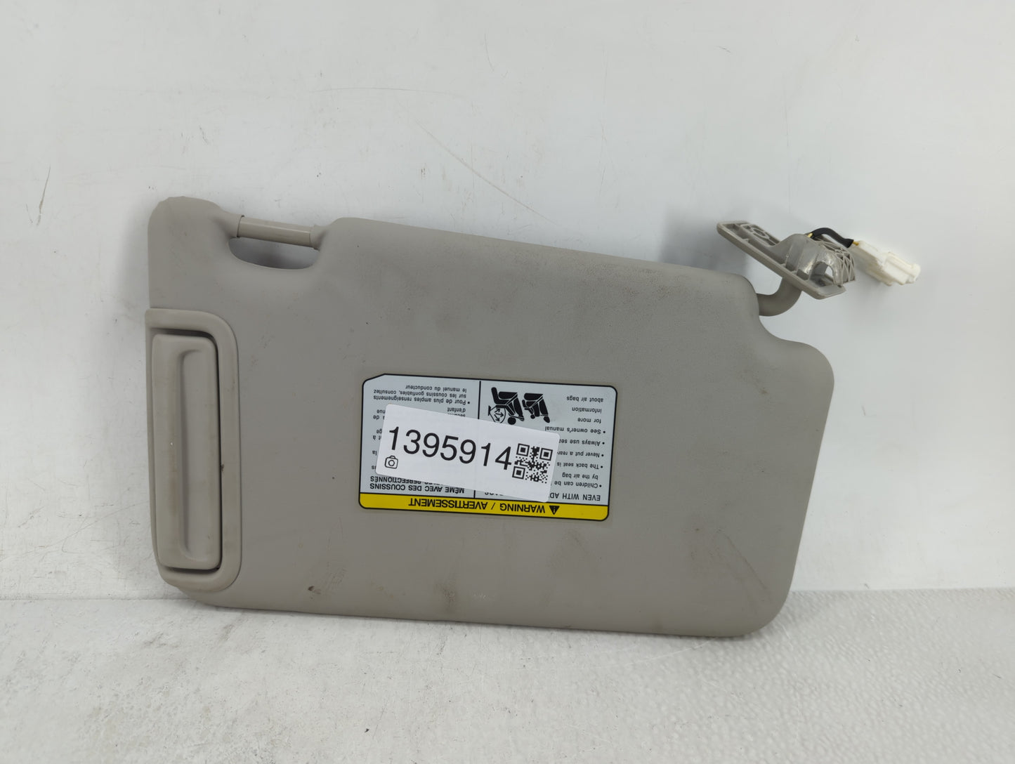 0 Sun Visor Shade Replacement Passenger Right Mirror Fits Fits 218 2019 2020 2021 OEM Used Auto Parts - Oemusedautoparts1.co