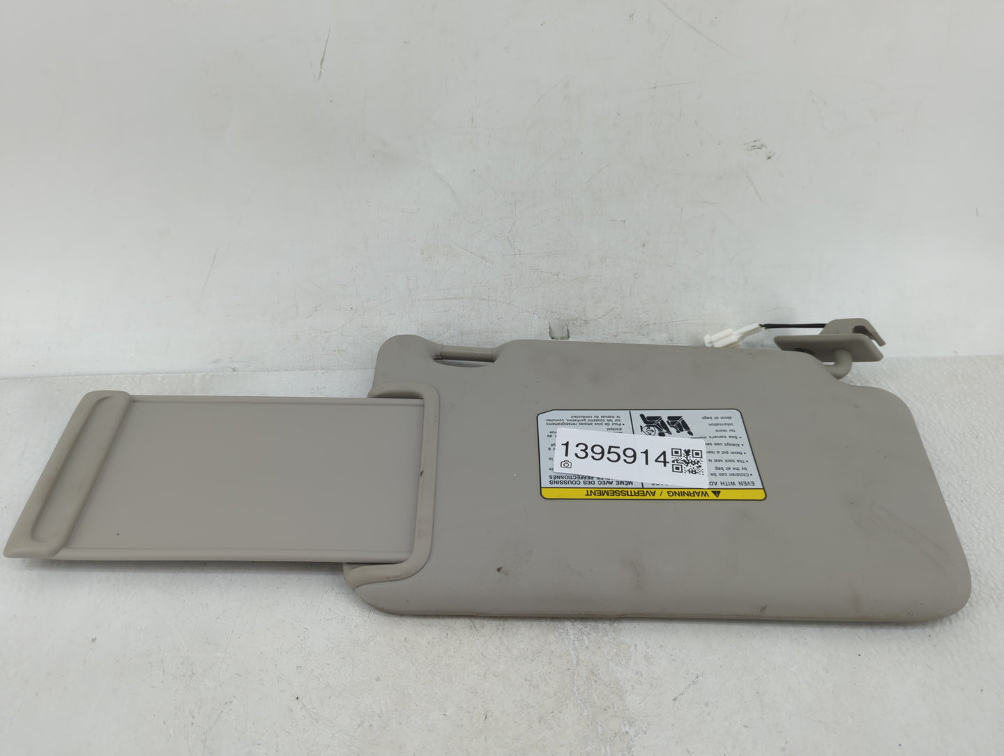 0 Sun Visor Shade Replacement Passenger Right Mirror Fits Fits 218 2019 2020 2021 OEM Used Auto Parts - Oemusedautoparts1.co