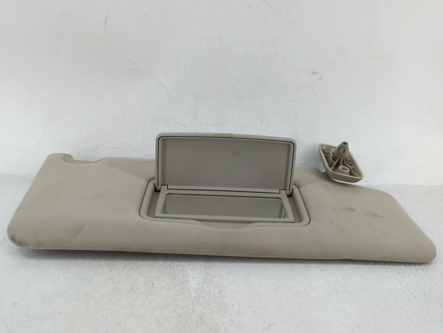 0 Sun Visor Shade Replacement Passenger Right Mirror Fits Fits 209 2010 OEM Used Auto Parts - Oemusedautoparts1.com