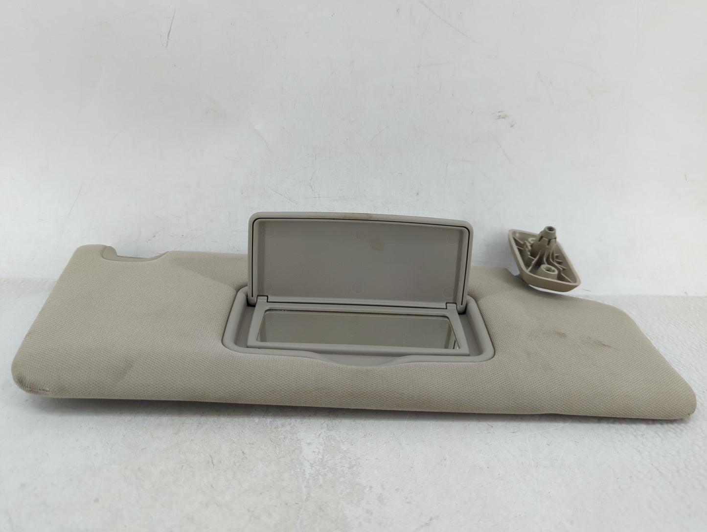 0 Sun Visor Shade Replacement Passenger Right Mirror Fits Fits 209 2010 OEM Used Auto Parts - Oemusedautoparts1.com