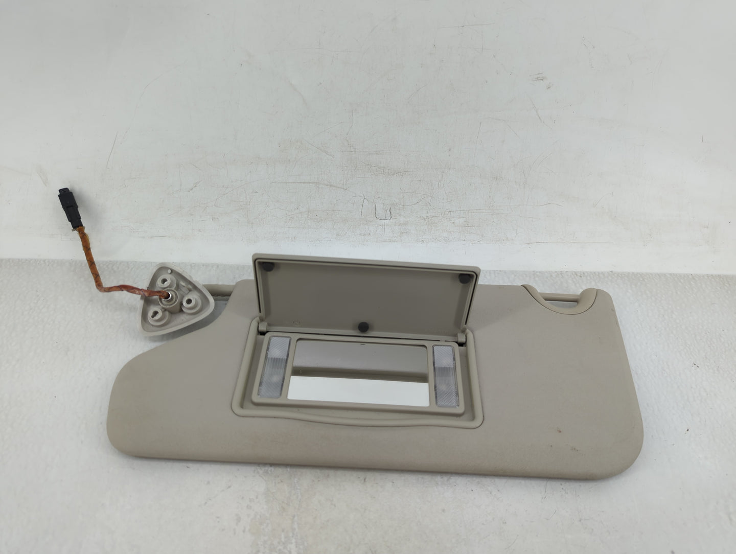 0 Sun Visor Shade Replacement Passenger Right Mirror Fits OEM Used Auto Parts - Oemusedautoparts1.com