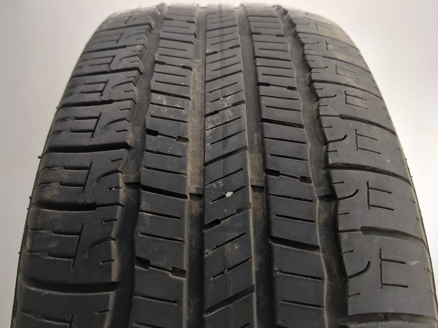 Used Tire 215/60R16 GOODYEAR RELIANT ALL-SEASON 95V - Tread Depth 6/32 - Oemusedautoparts1.com