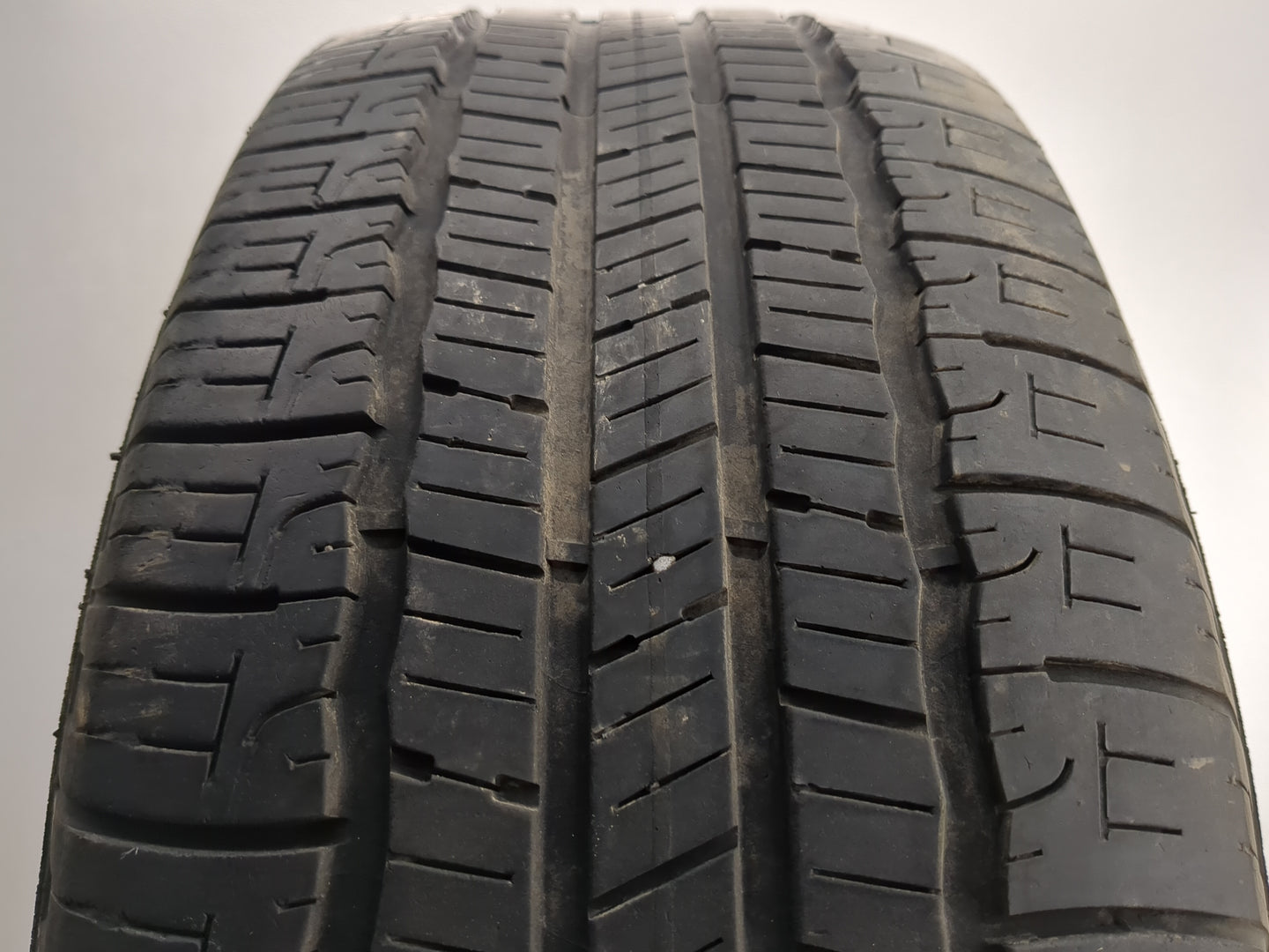 Used Tire 215/60R16 GOODYEAR RELIANT ALL-SEASON 95V - Tread Depth 6/32 - Oemusedautoparts1.com