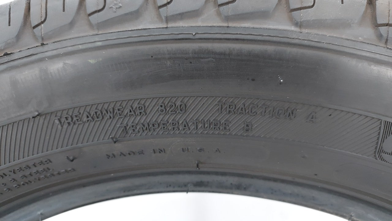 Used Tire 225/55R17 MICHELIN DEFENDER T+H 97H All Season - Tread Depth 8/32 - Oemusedautoparts1.com