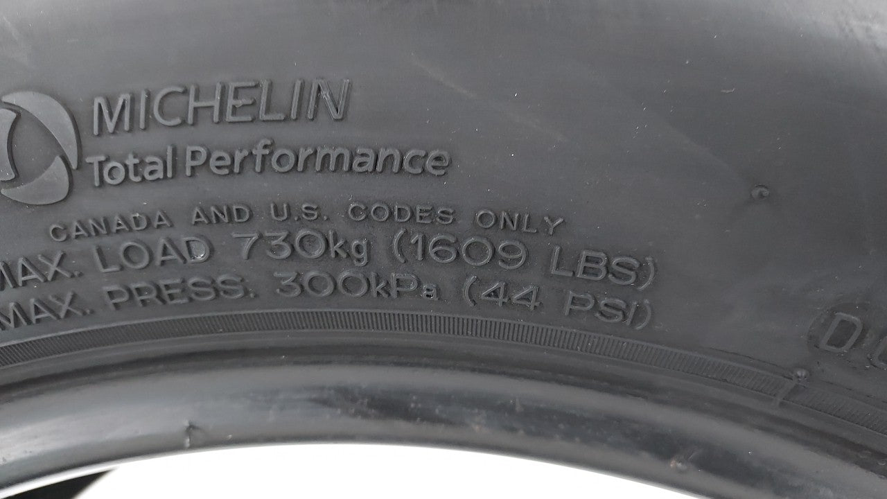 Used Tire 225/55R17 MICHELIN DEFENDER T+H 97H All Season - Tread Depth 8/32 - Oemusedautoparts1.com