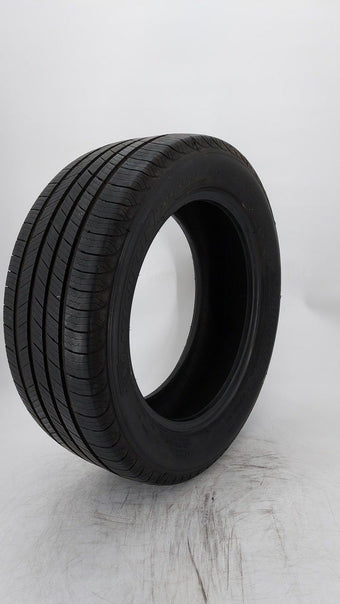 compare product Used Tire 225/55R17 MICHELIN DEFENDER T+H 97H All Season - Tread Depth 8/32