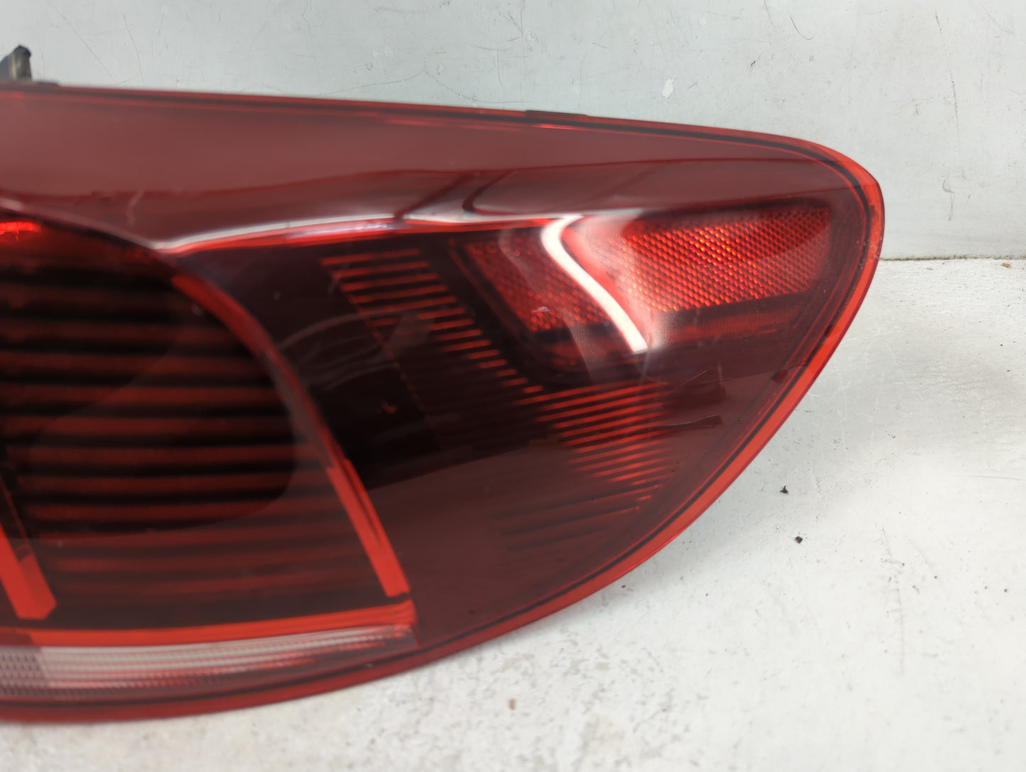 0 Tail Light Assembly Driver Left OEM Fits Fits 213 2014 2015 2016 2017 OEM Used Auto Parts - Oemusedautoparts1.com
