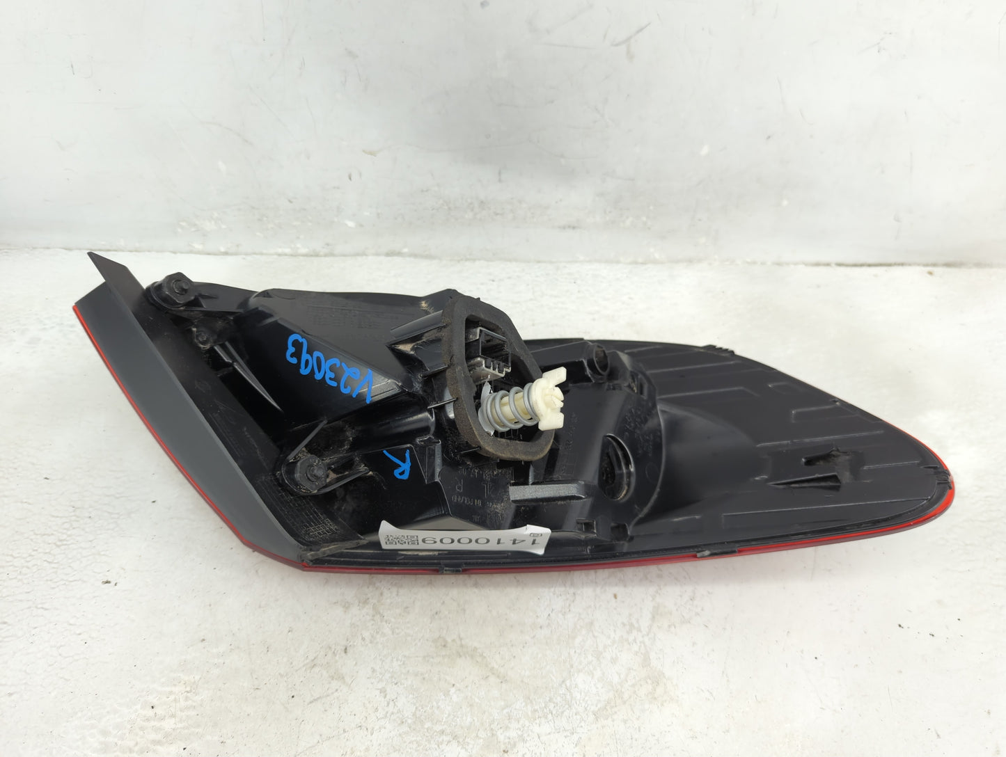 0 Tail Light Assembly Driver Left OEM Fits Fits 213 2014 2015 2016 2017 OEM Used Auto Parts - Oemusedautoparts1.com