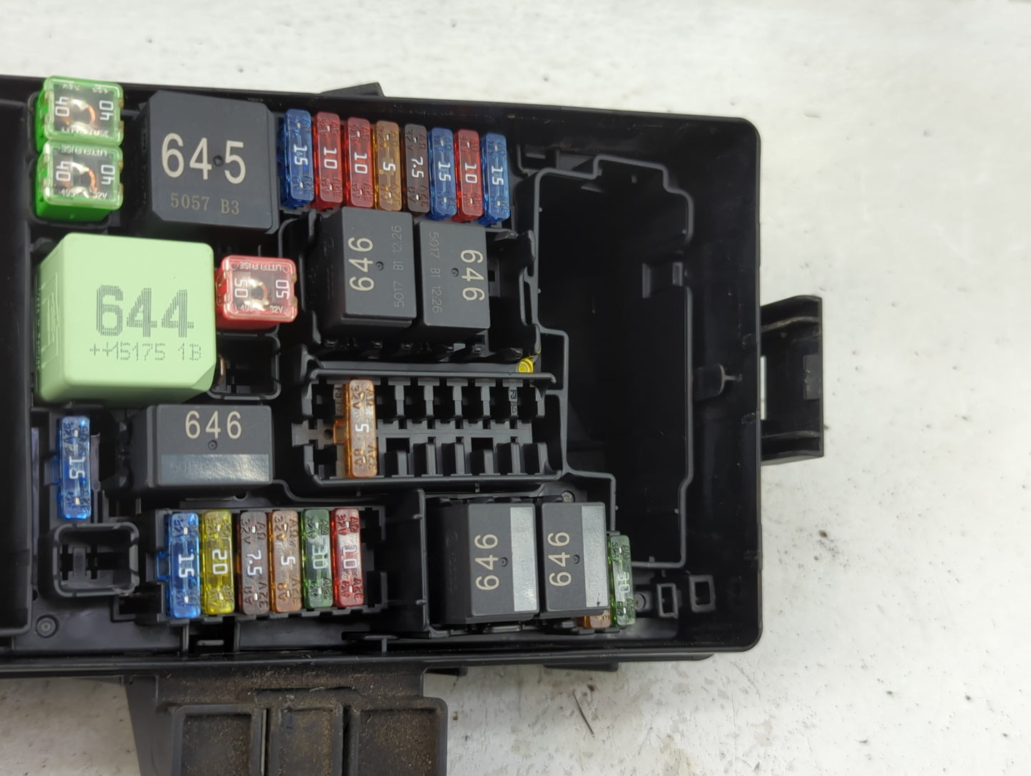 0 Fusebox Fuse Box Panel Relay Module Fits Fits 215 2016 2017 2018 2019 2020 2021 OEM Used Auto Parts - Oemusedautoparts1.co