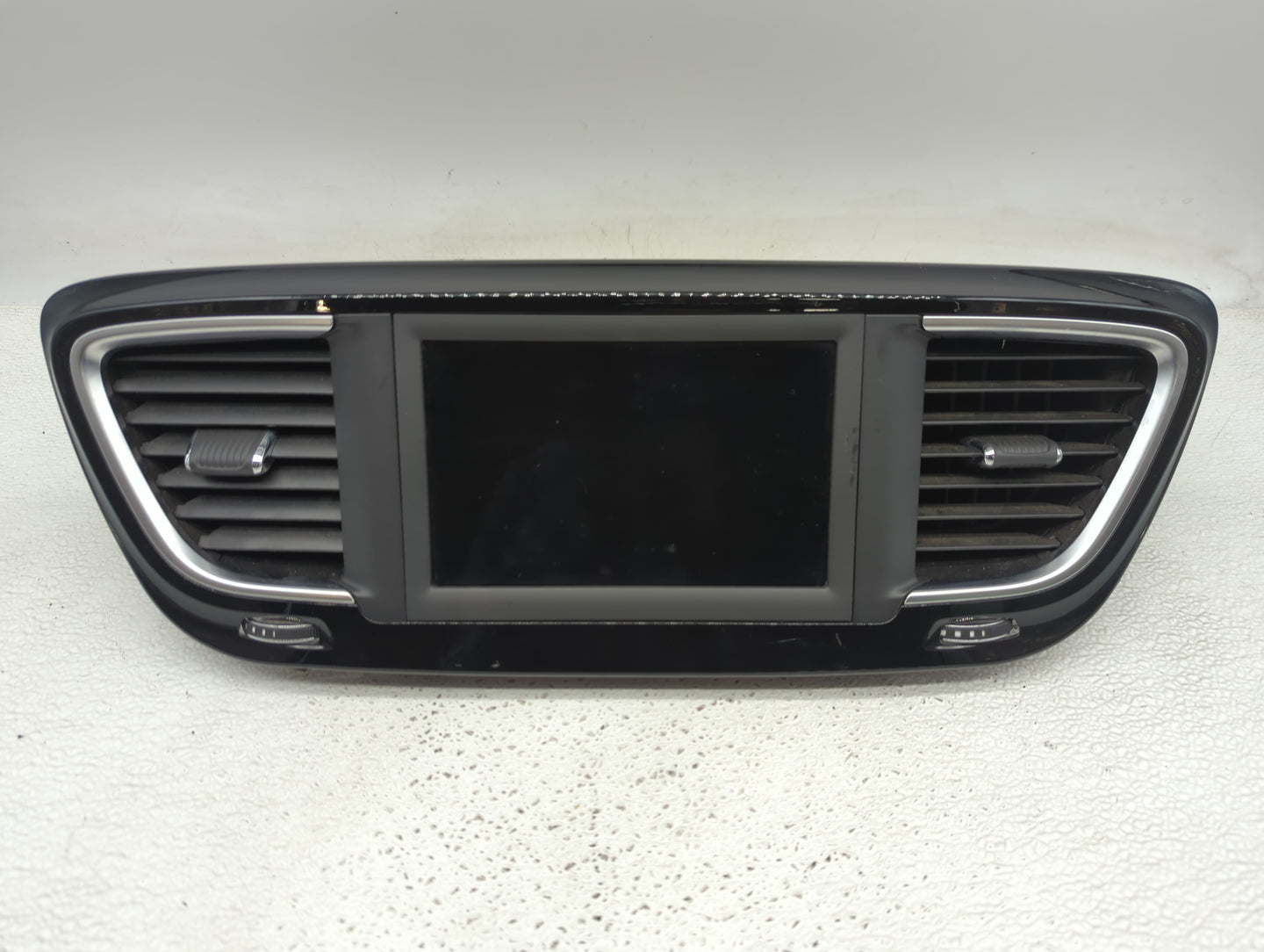 0 Radio AM FM Cd Player Receiver Replacement Fits Fits 220 OEM Used Auto Parts - Oemusedautoparts1.com