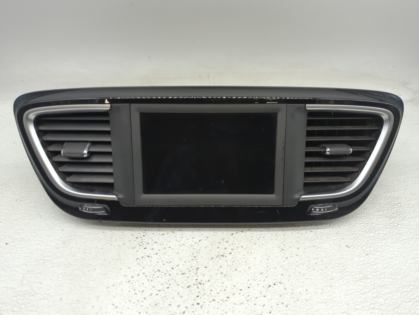0 Radio AM FM Cd Player Receiver Replacement Fits Fits 220 OEM Used Auto Parts - Oemusedautoparts1.com