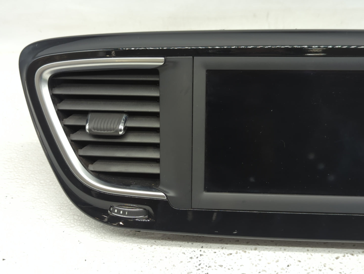 0 Radio AM FM Cd Player Receiver Replacement Fits Fits 220 OEM Used Auto Parts - Oemusedautoparts1.com