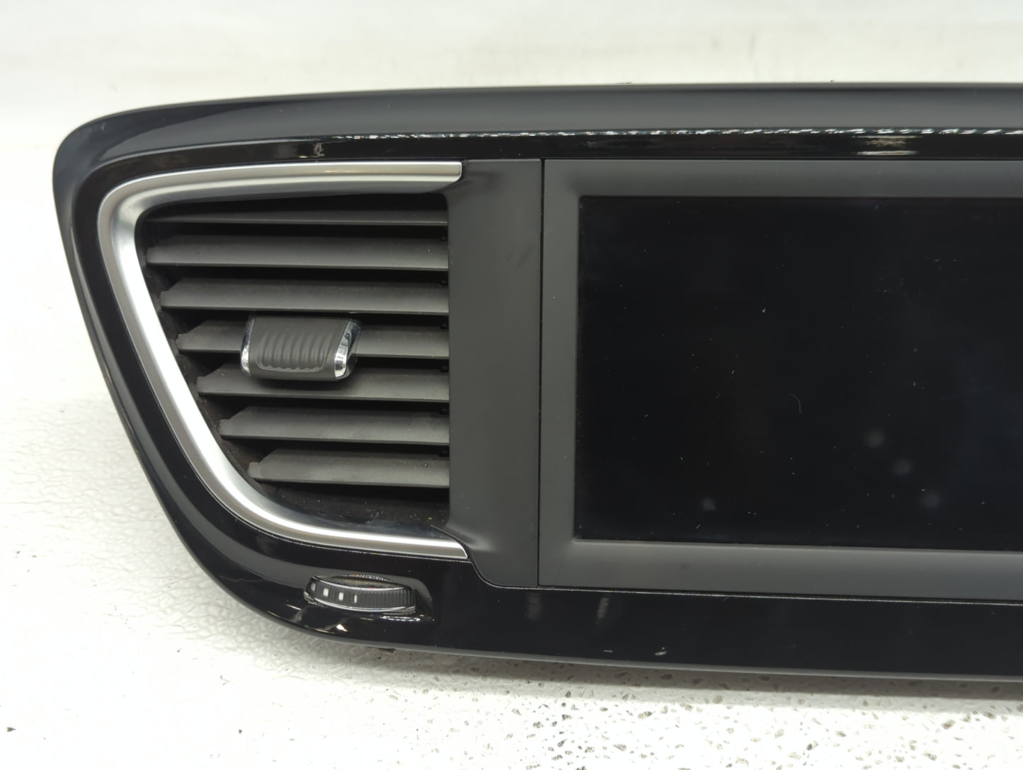0 Radio AM FM Cd Player Receiver Replacement Fits Fits 220 OEM Used Auto Parts - Oemusedautoparts1.com
