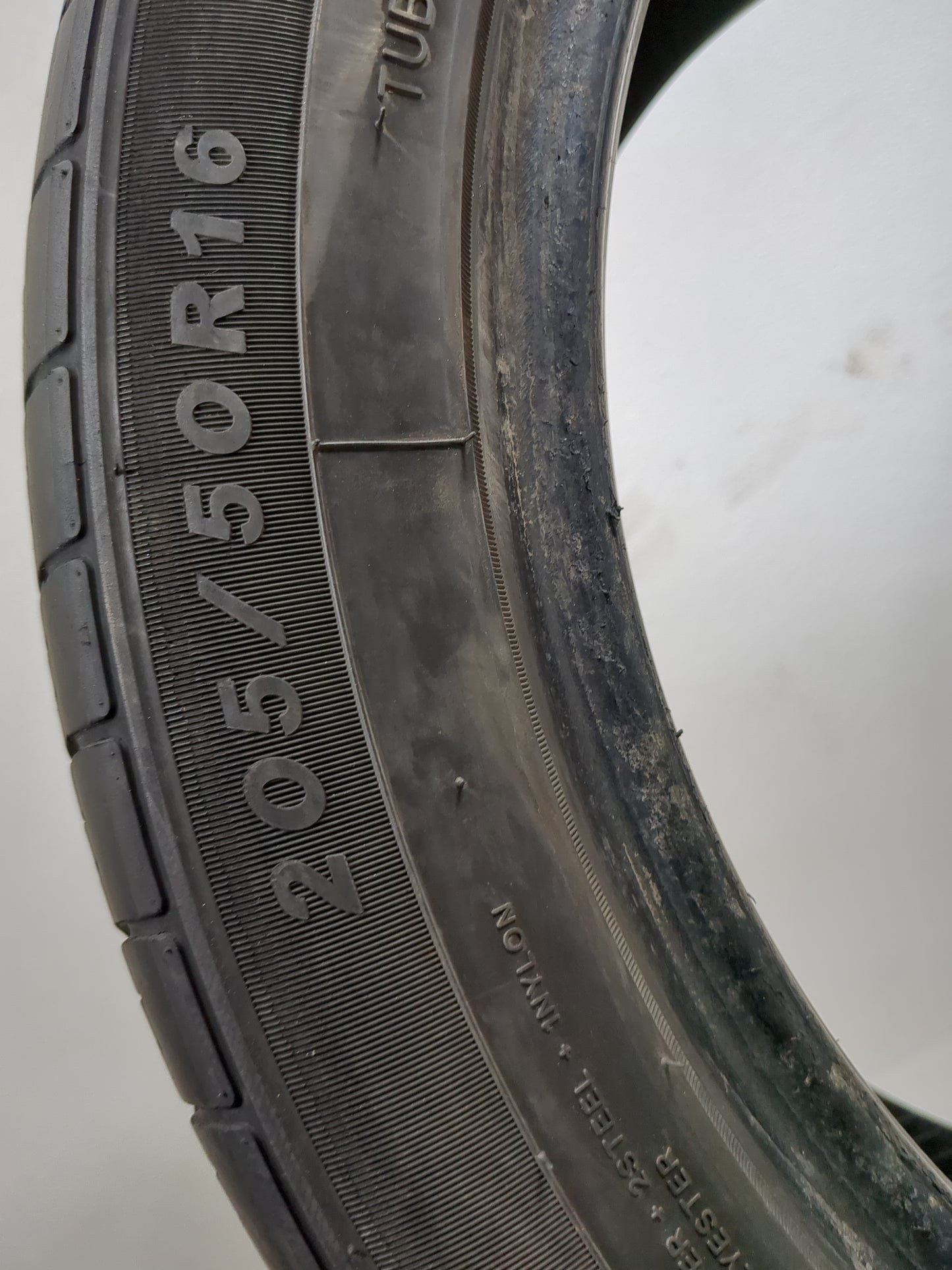 Used Tire 205/50R16 SAILUN ATREZZO SH408 87V - Tread Depth 7.5/32 - Oemusedautoparts1.com