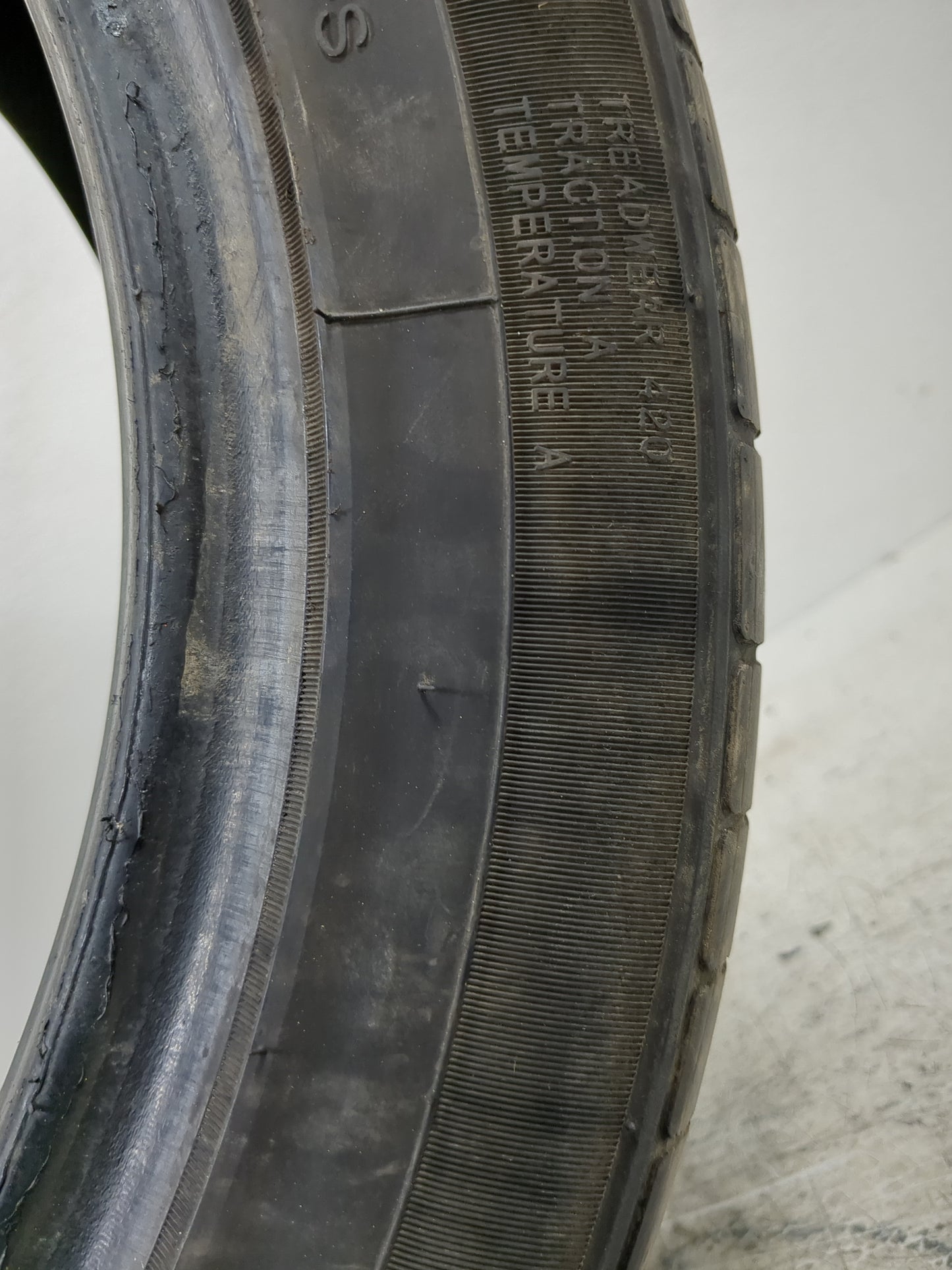 Used Tire 205/50R16 SAILUN ATREZZO SH408 87V - Tread Depth 7.5/32 - Oemusedautoparts1.com