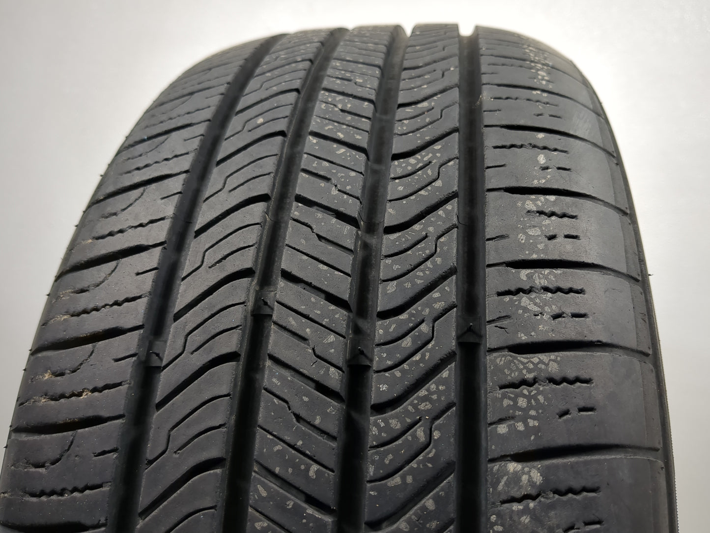 Used Tire 205/50R16 SAILUN ATREZZO SH408 87V - Tread Depth 7.5/32 - Oemusedautoparts1.com
