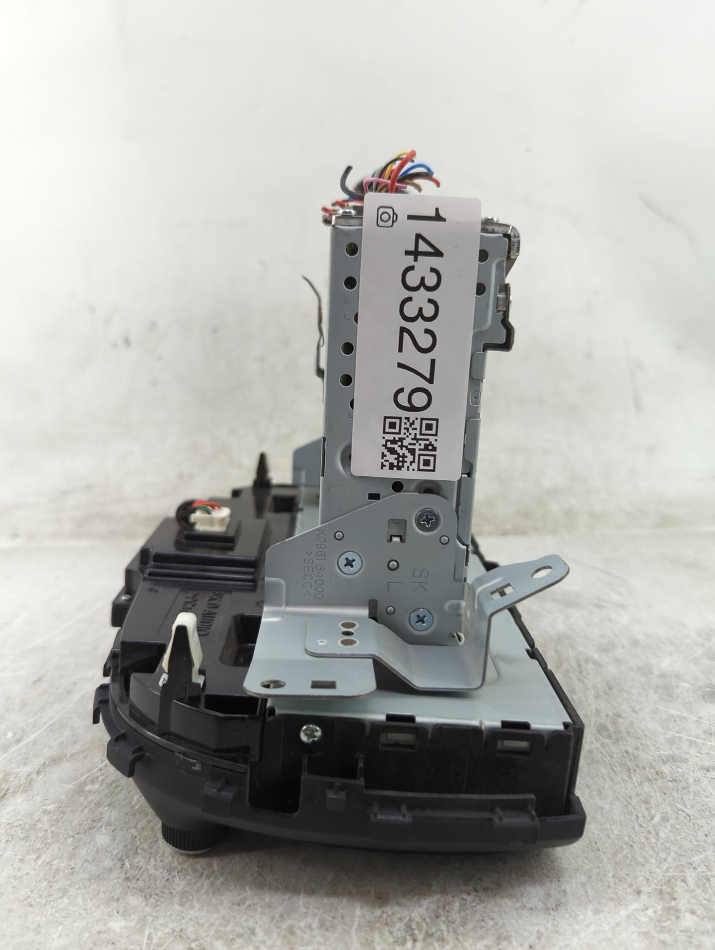 0 Radio AM FM Cd Player Receiver Replacement Fits OEM Used Auto Parts - Oemusedautoparts1.com