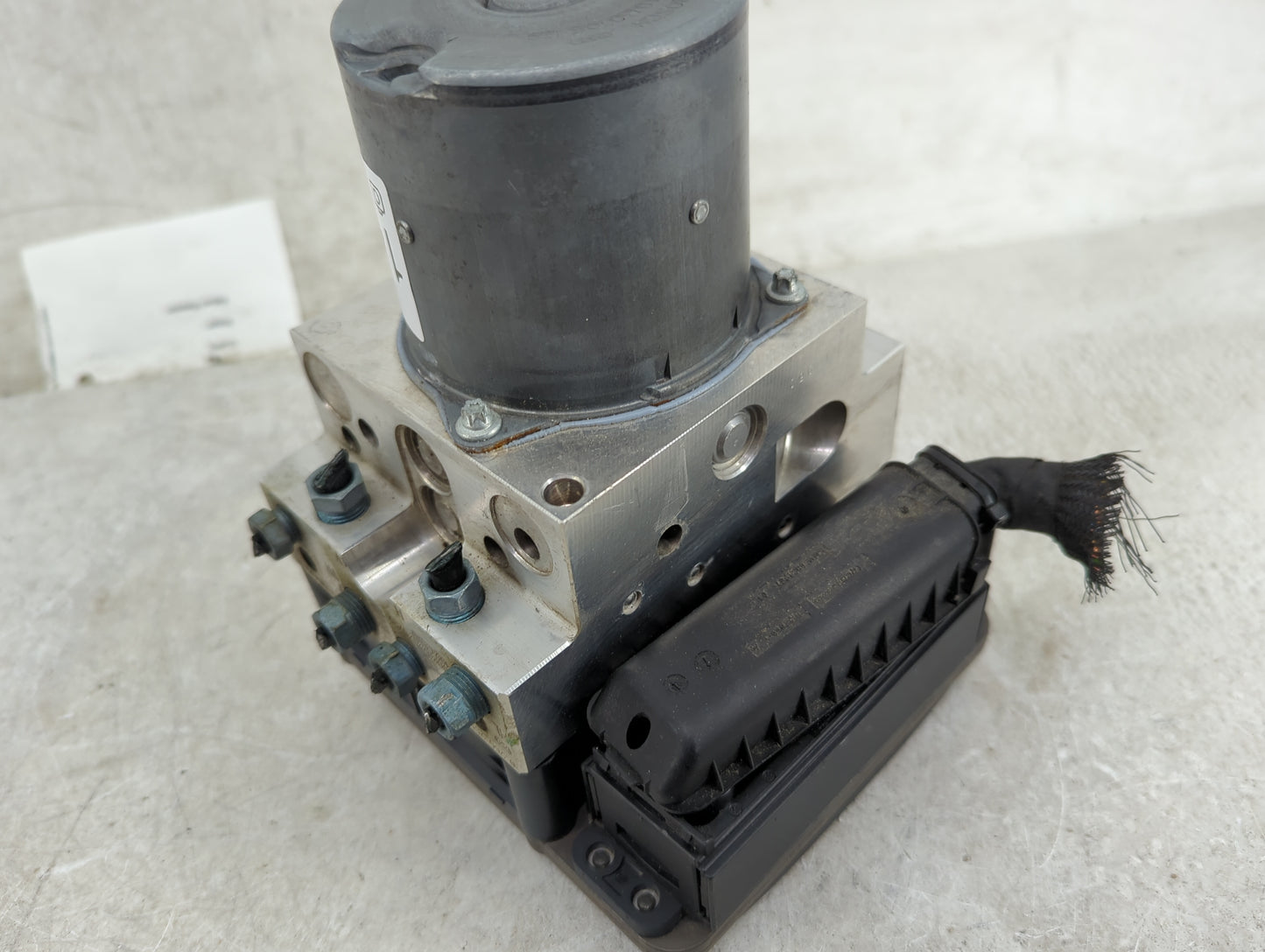 0 ABS Pump Control Module Replacement Fits Fits 205 2006 2007 2008 2009 OEM Used Auto Parts - Oemusedautoparts1.com