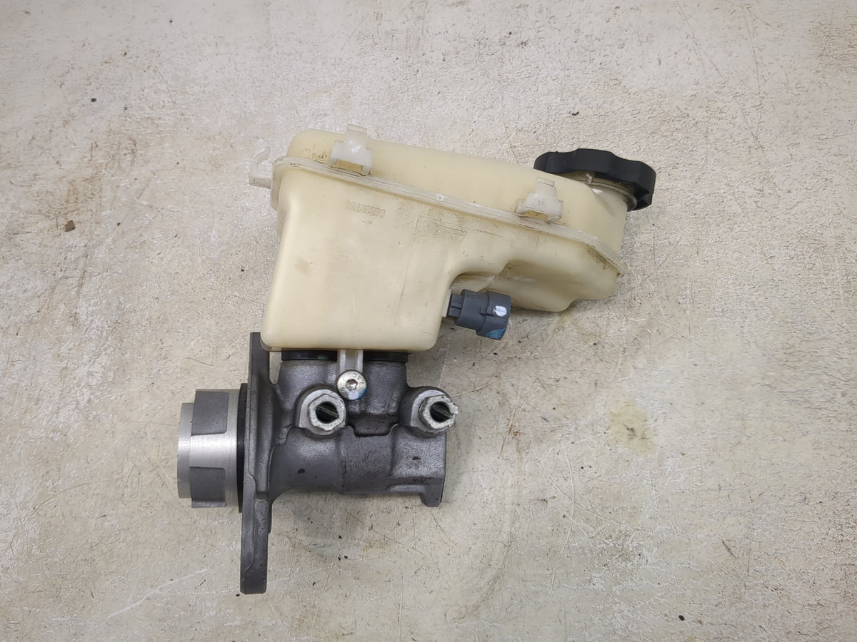 Brake Master Cylinder 1509304 - Oemusedautoparts1.com