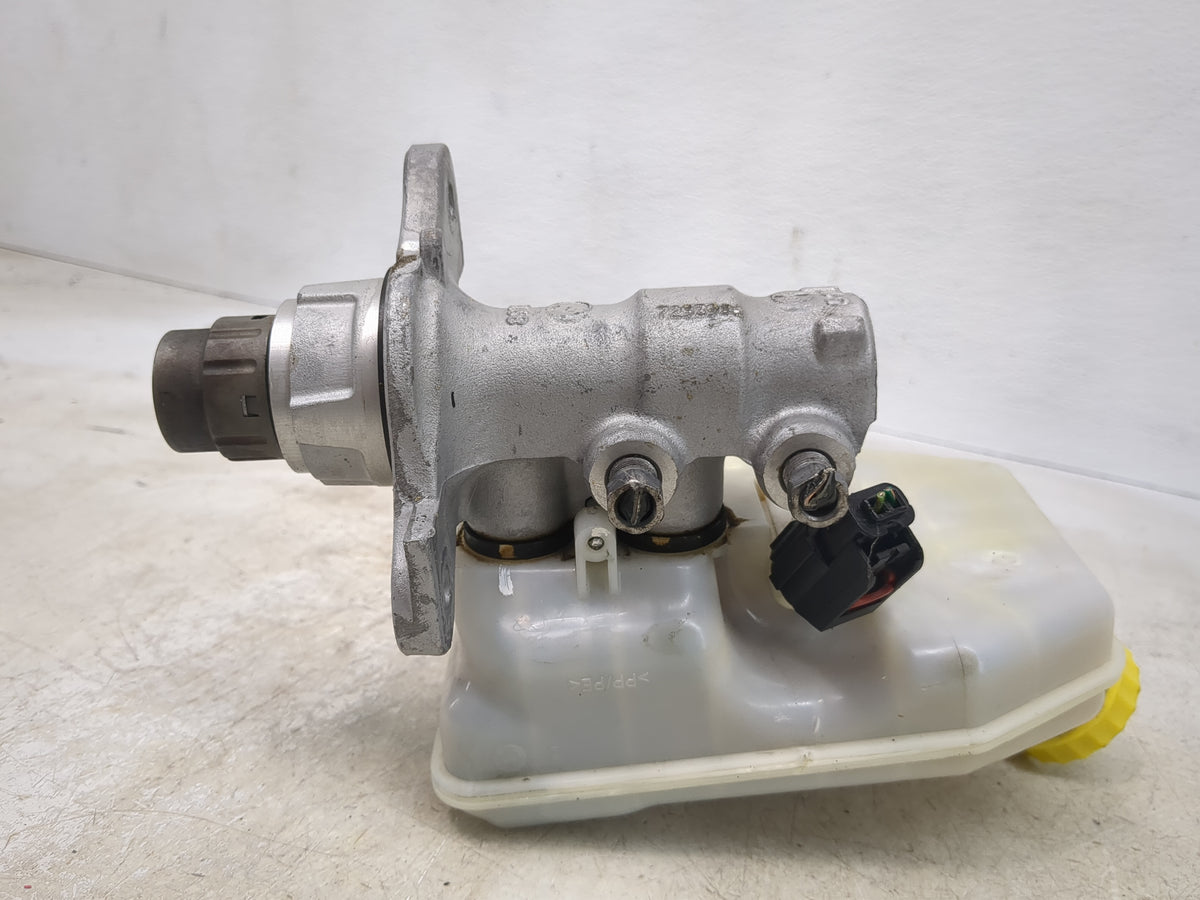 Brake Master Cylinder 1510329 - Oemusedautoparts1.com