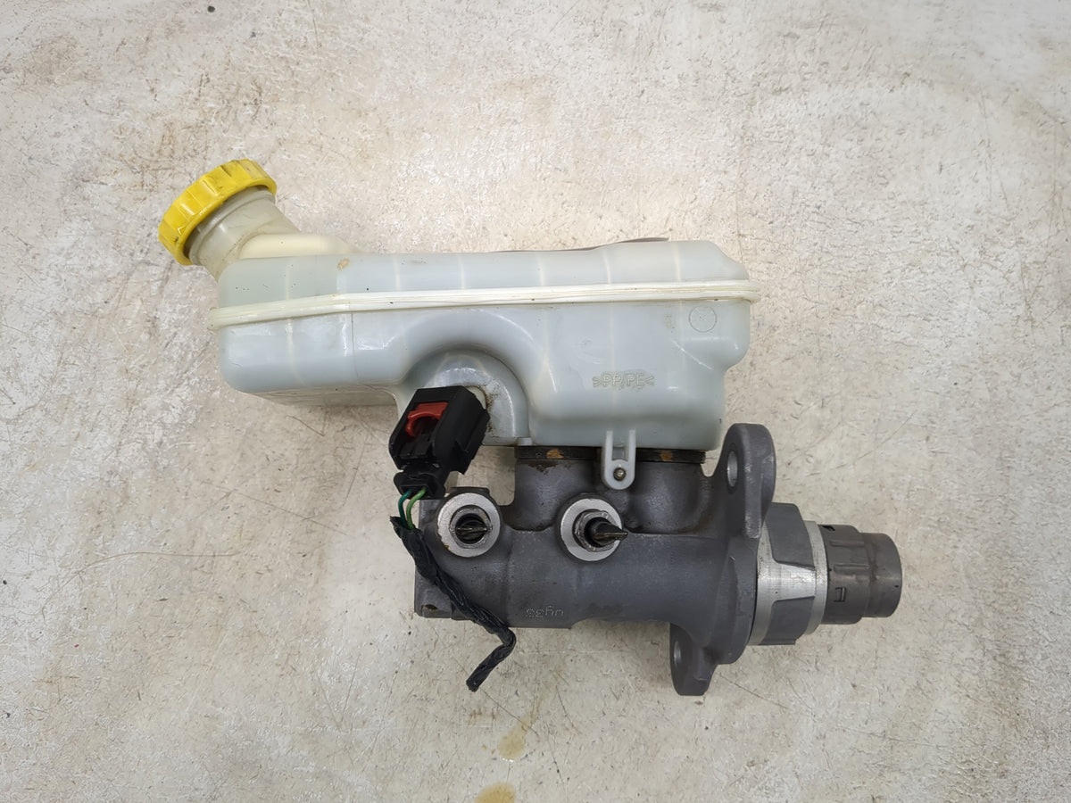Brake Master Cylinder 1510331 - Oemusedautoparts1.com
