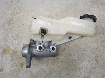 compare product Brake Master Cylinder 1510334