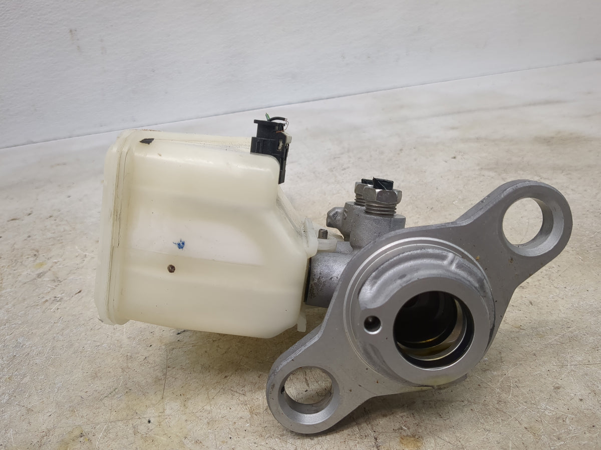 Brake Master Cylinder 1510334 - Oemusedautoparts1.com