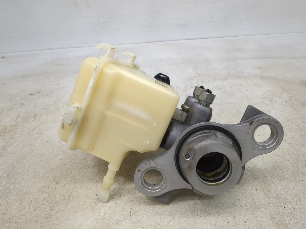 Brake Master Cylinder 1510335 - Oemusedautoparts1.com