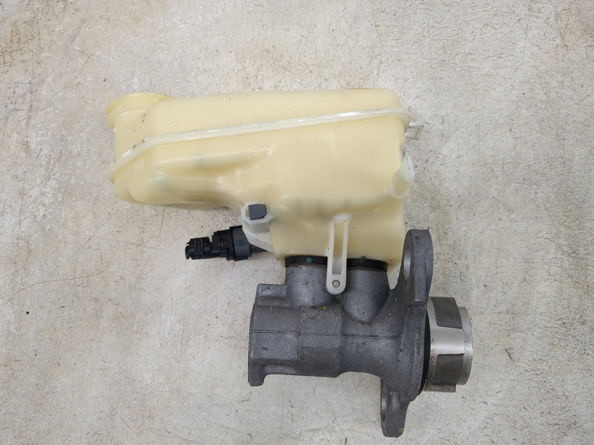 Brake Master Cylinder 1510335 - Oemusedautoparts1.com