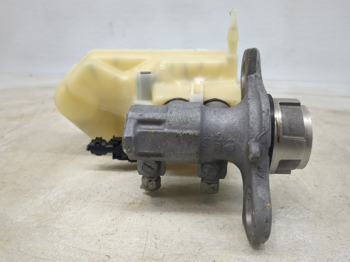 Brake Master Cylinder 1510335 - Oemusedautoparts1.com