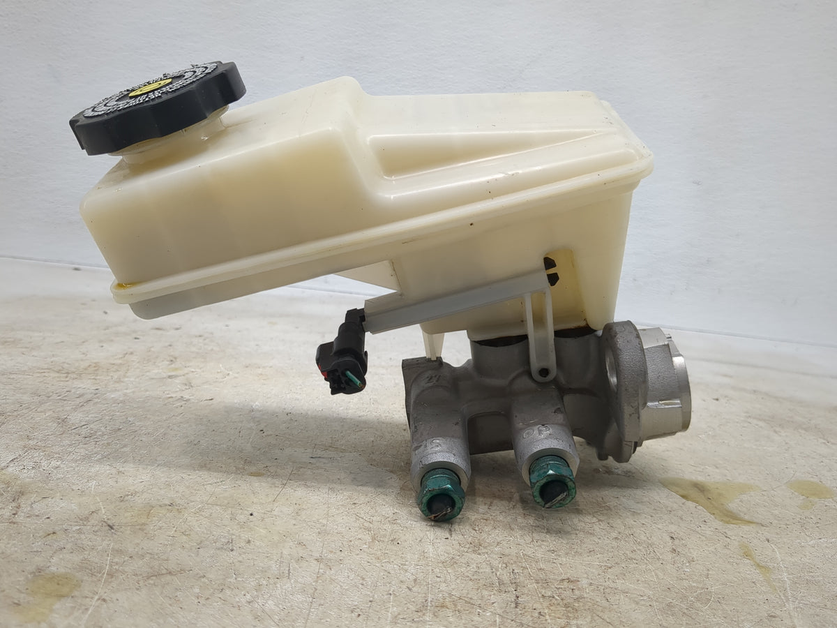 Brake Master Cylinder 1510336 - Oemusedautoparts1.com