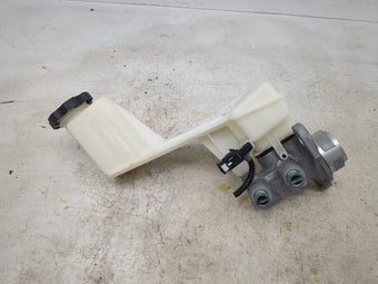 compare product Brake Master Cylinder 1510378