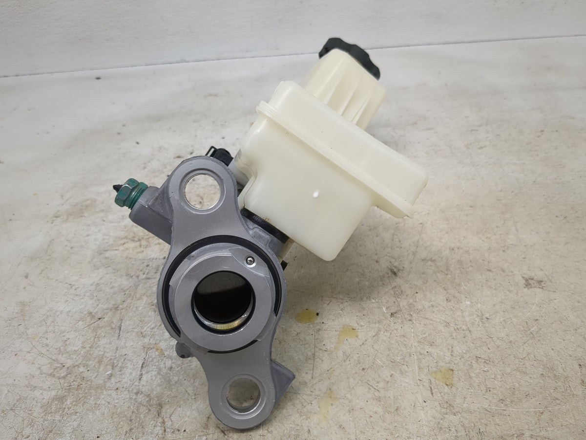 Brake Master Cylinder 1510378 - Oemusedautoparts1.com