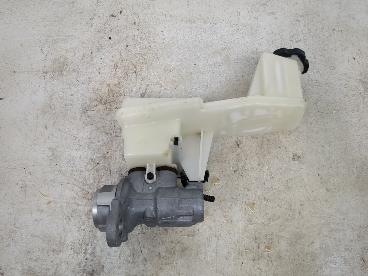 Brake Master Cylinder 1510378 - Oemusedautoparts1.com