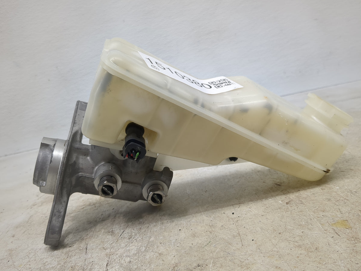 Brake Master Cylinder 1510380 - Oemusedautoparts1.com