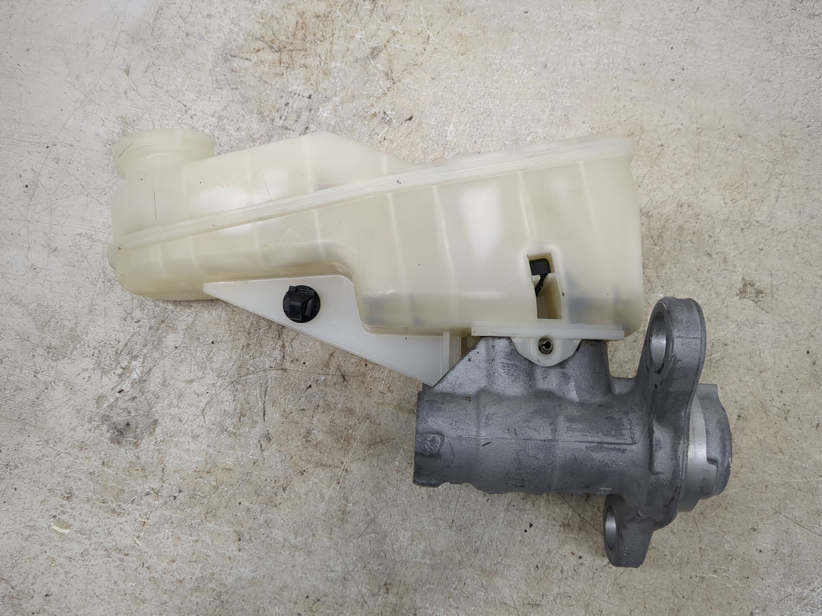 Brake Master Cylinder 1510380 - Oemusedautoparts1.com