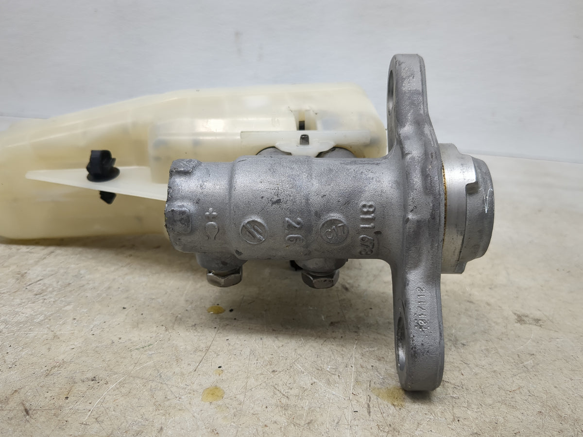 Brake Master Cylinder 1510380 - Oemusedautoparts1.com