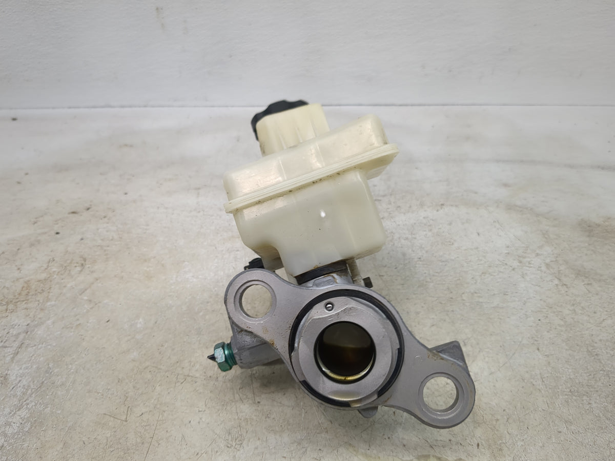 Brake Master Cylinder 1510381 - Oemusedautoparts1.com
