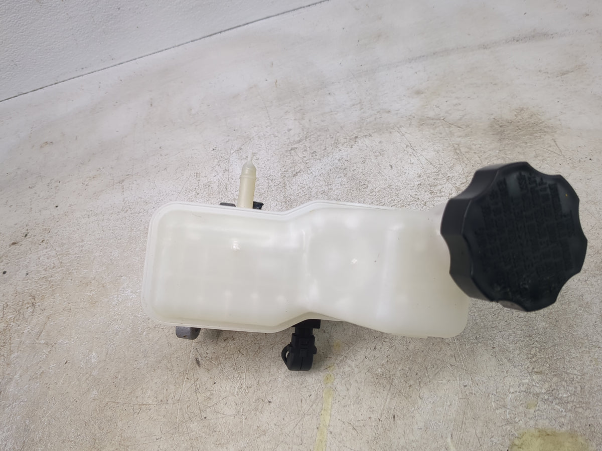 Brake Master Cylinder 1510383 - Oemusedautoparts1.com