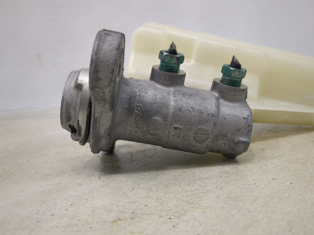 Brake Master Cylinder 1510396 - Oemusedautoparts1.com