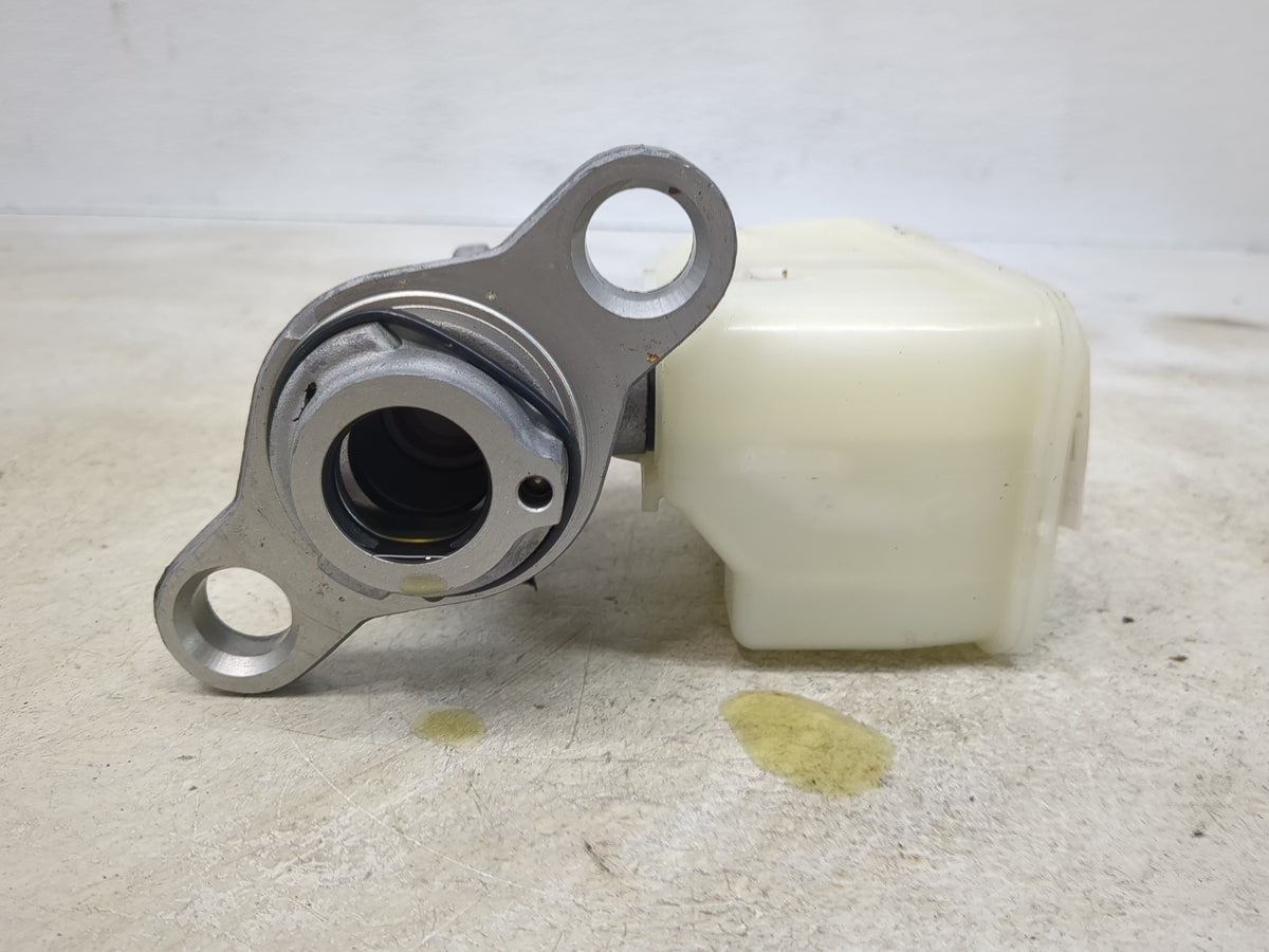 Brake Master Cylinder 1510396 - Oemusedautoparts1.com