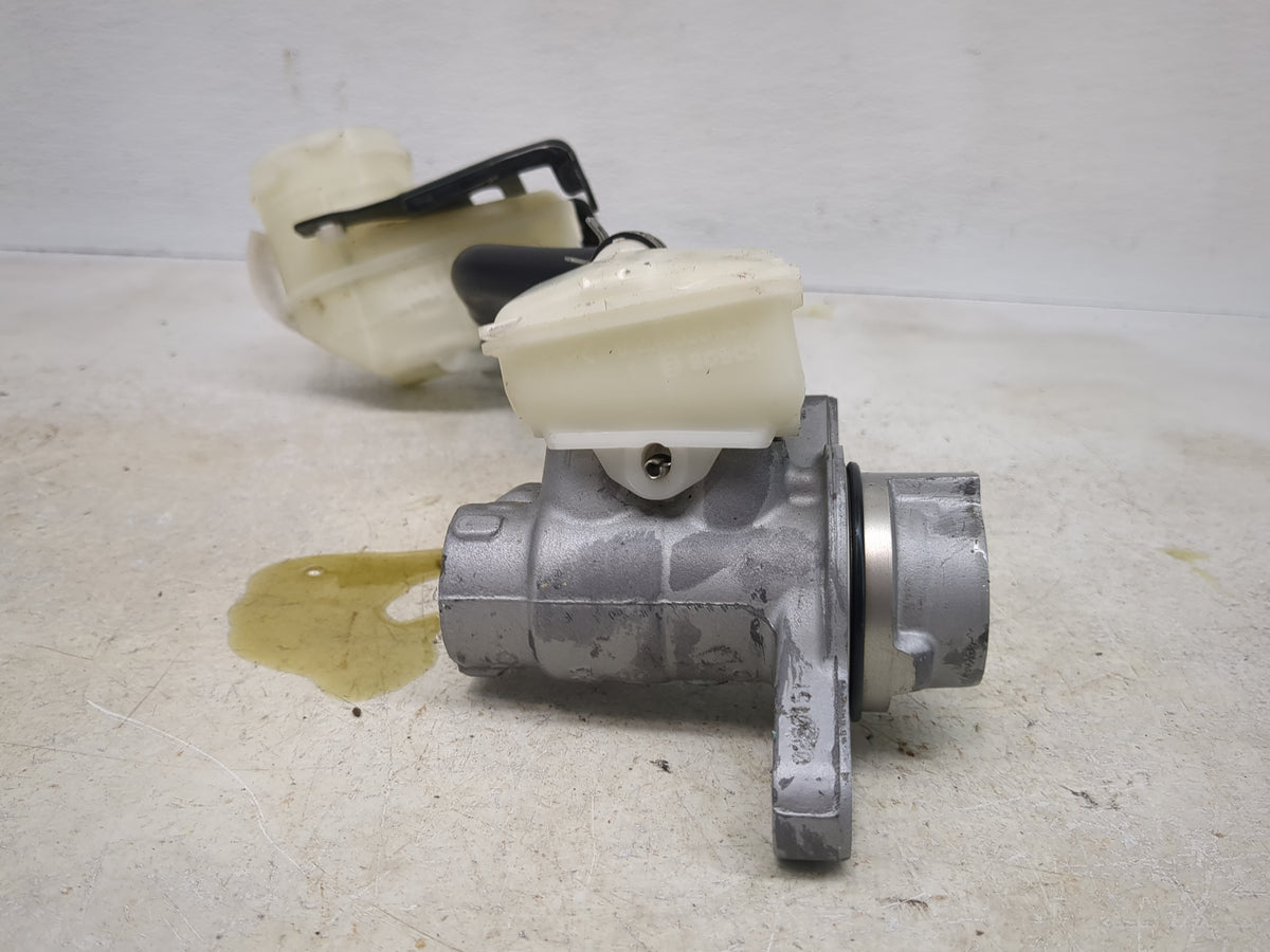 Brake Master Cylinder 1510397 - Oemusedautoparts1.com