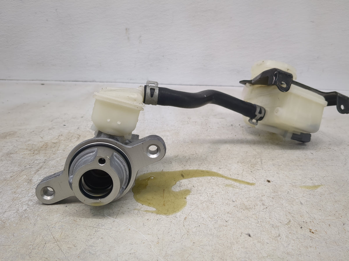 Brake Master Cylinder 1510397 - Oemusedautoparts1.com