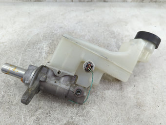 compare product Brake Master Cylinder 1511896