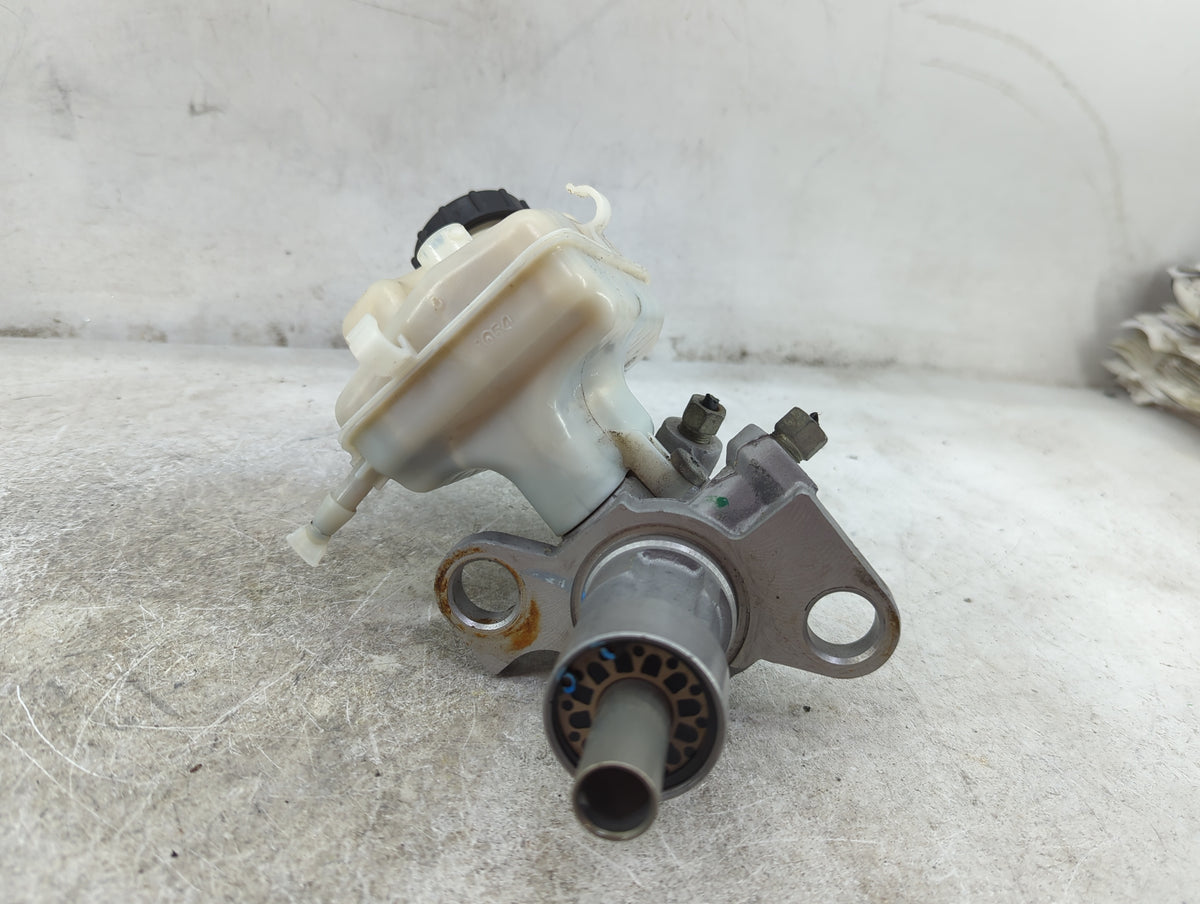 Brake Master Cylinder 1511956 - Oemusedautoparts1.com