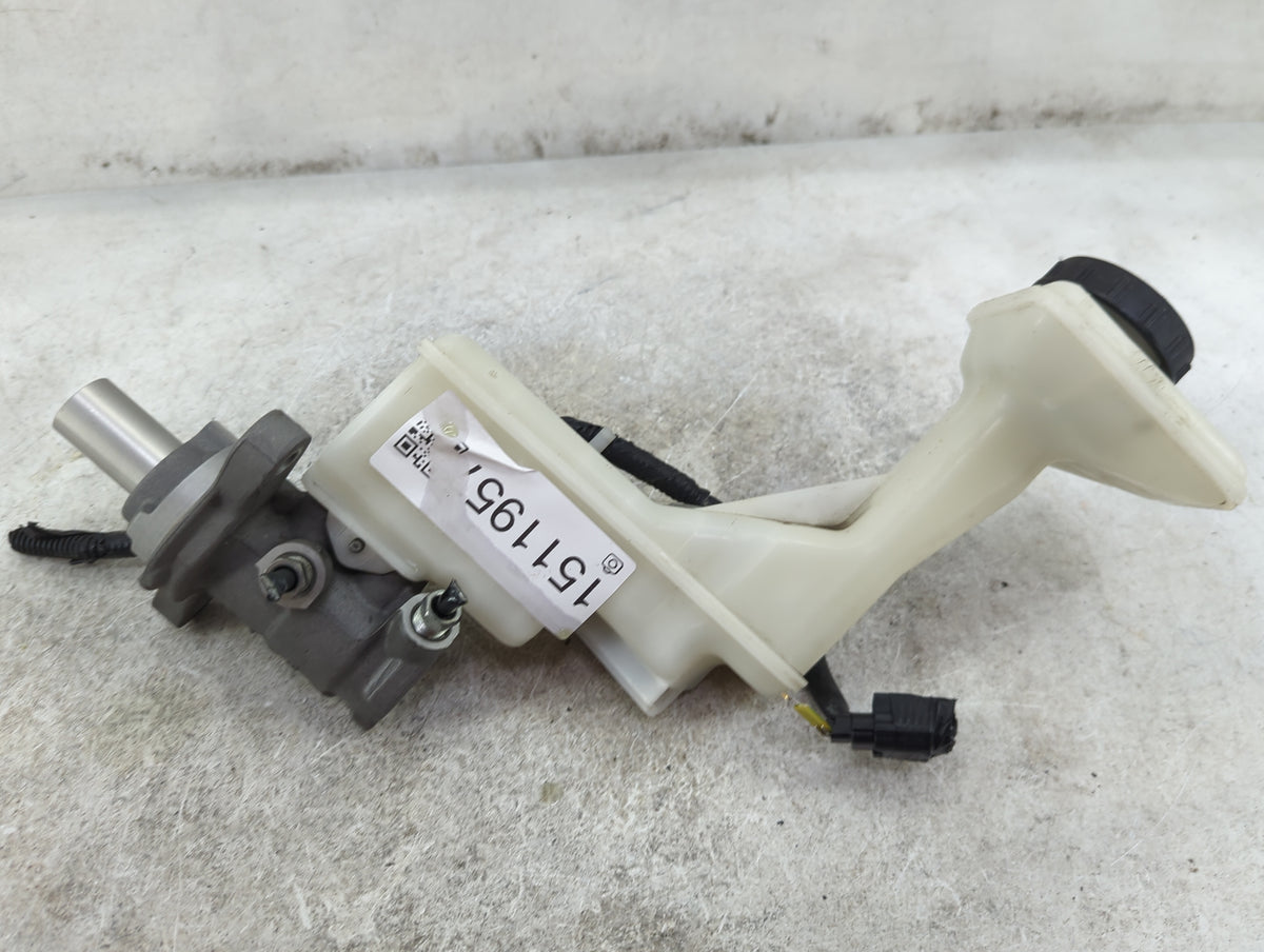 Brake Master Cylinder 1511957 - Oemusedautoparts1.com