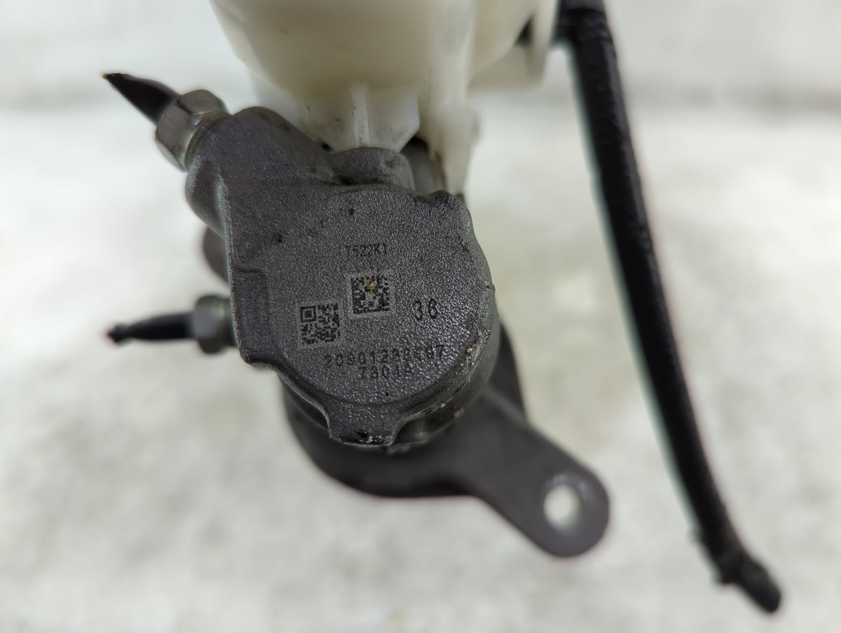 Brake Master Cylinder 1511957 - Oemusedautoparts1.com